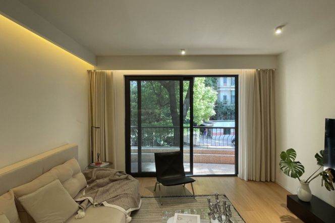 3BR Apartment in Gubei with Floor-to-Ceiling Windows (L2/L15)