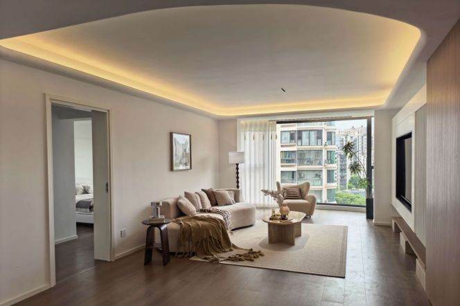 3BR Apartment at Brilliant City with Floor-to-Ceiling Windows (L3/L4)