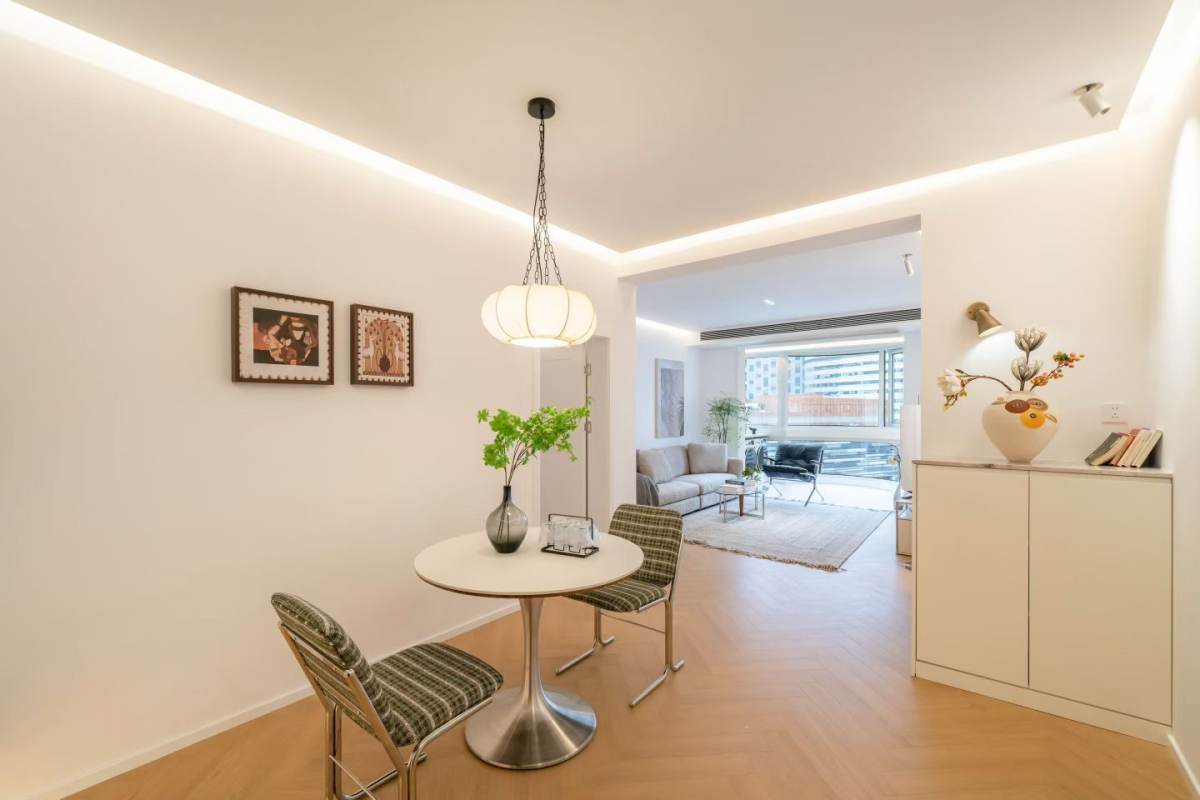 Housing image — Living Room
