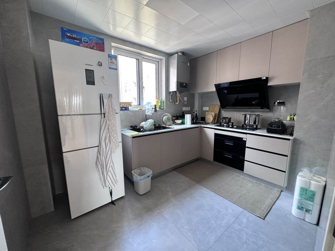 Housing image — Kitchen