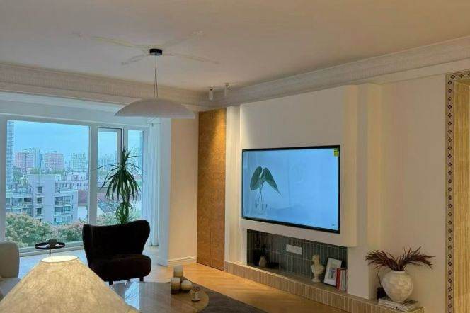 3BR Apartment in Jing'an with Floor-to-Ceiling Windows