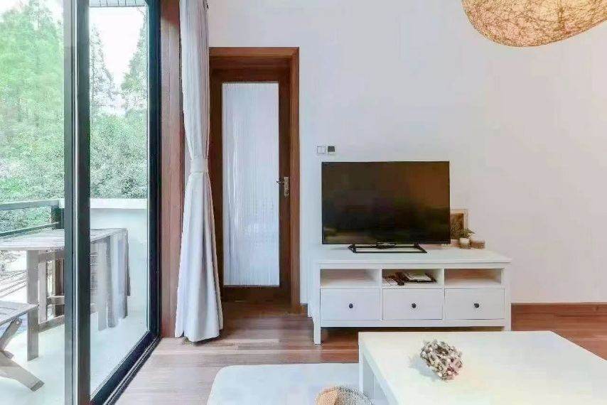 Housing image — Balcony