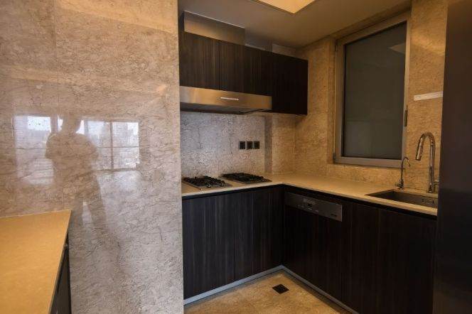 Spacious 3BR Apartment near People's Square with River View (L8/L12)