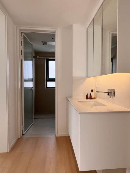 Housing image — Bathroom