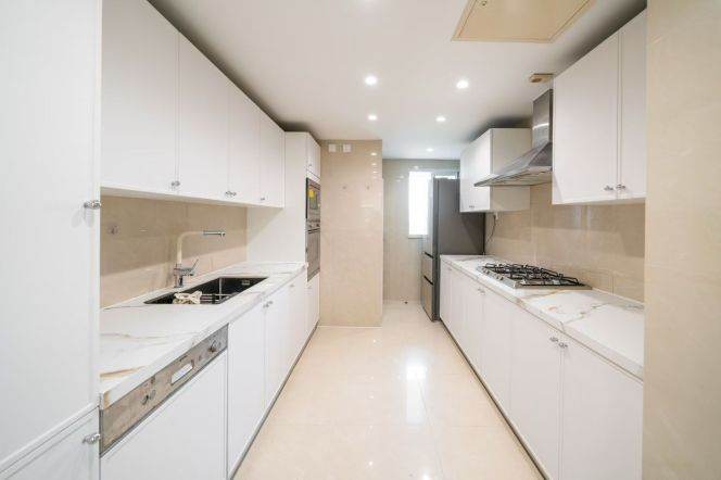 4BR Apartment in Gubei (L10/L15)
