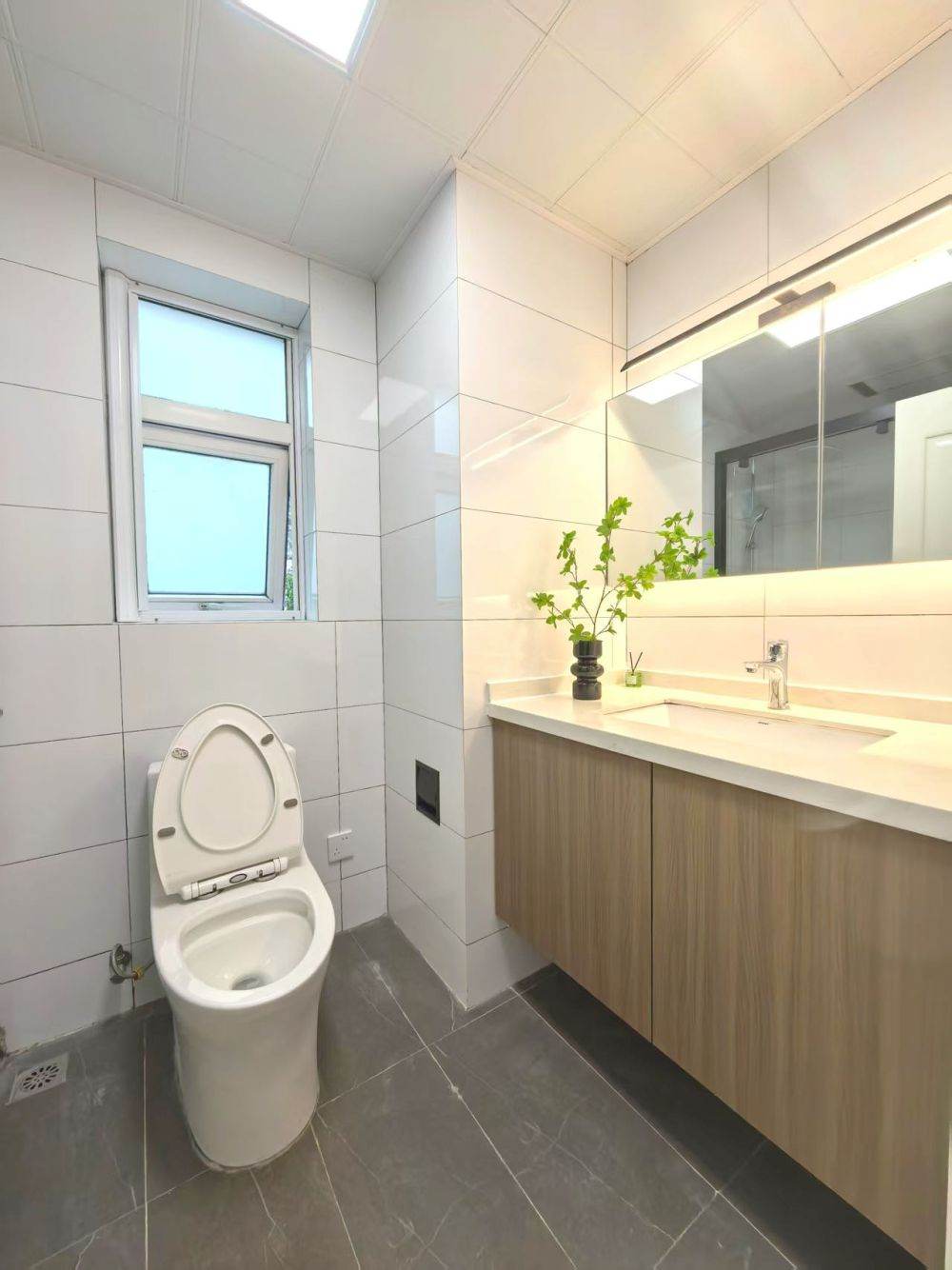 Housing image — Bathroom