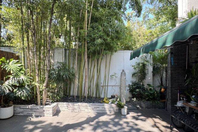 Spacious 2BR Lane House near Zhongshan Park with Private Garden