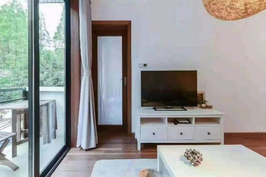 Housing image — Living Room