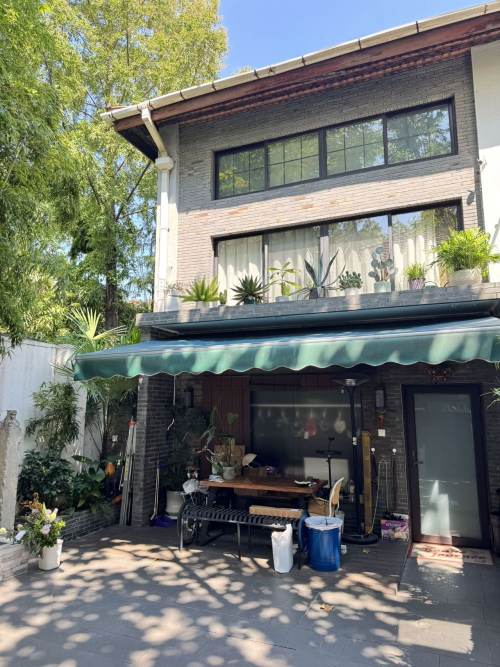 Housing image — Building Exterior