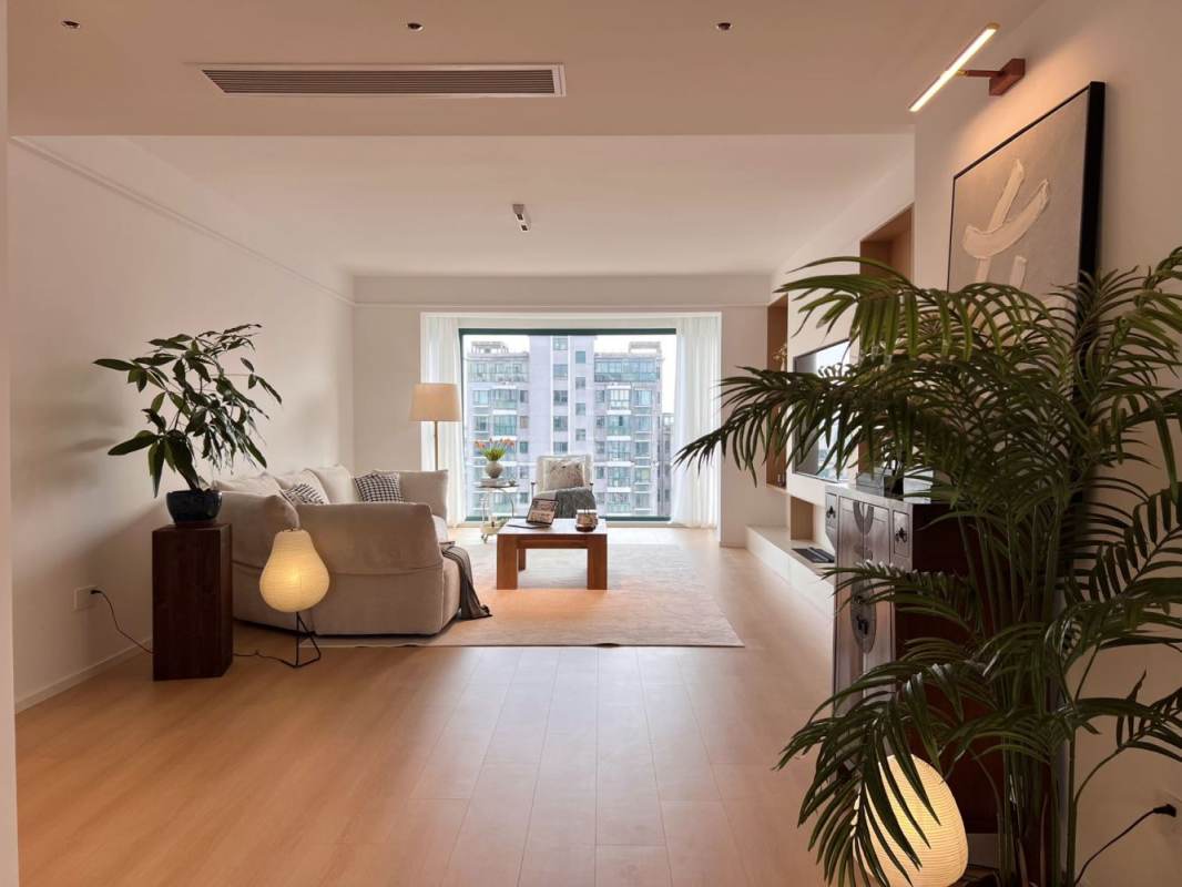 Housing image — Living Room