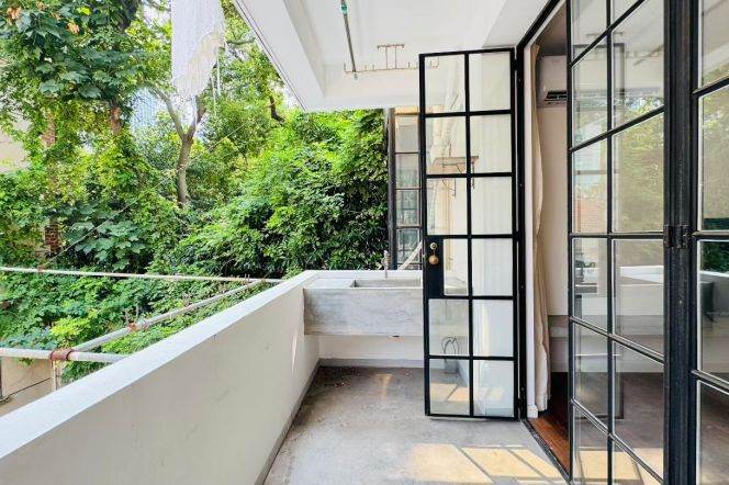 2BR Apartment in Jing'an (L2/L7/L14)