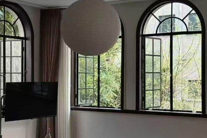 Spacious 1BR Apartment in Old Xuhui (L1/L7/L9)