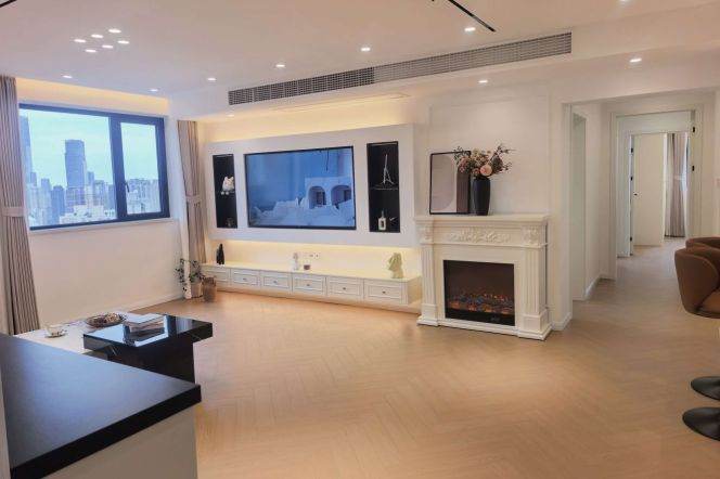 High-Floor 3BR Apartment in Laoximen (L8/L9/L10)