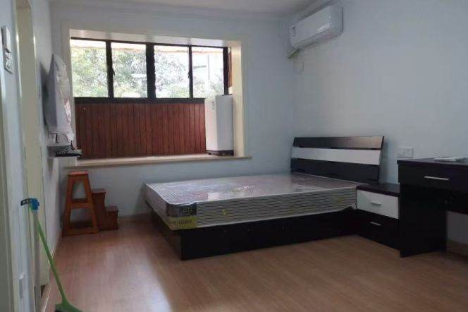 1BR Apartment near Jiangsu Rd Metro (L11/L13)