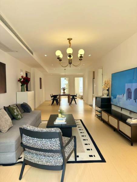Housing image — Living Room