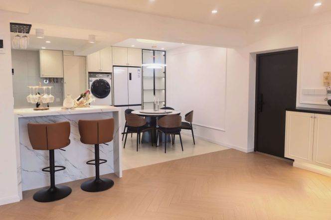 High-Floor 3BR Apartment in Laoximen (L8/L9/L10)