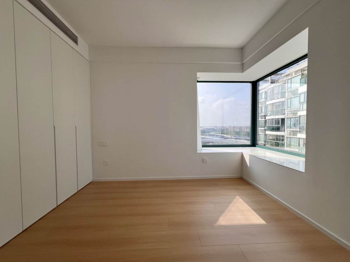Housing image — Bedroom