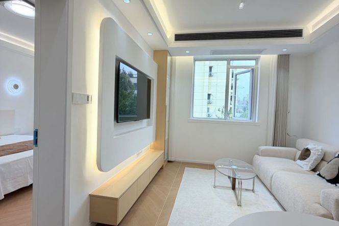 1BR Apartment in Jing'an (L2/L11)