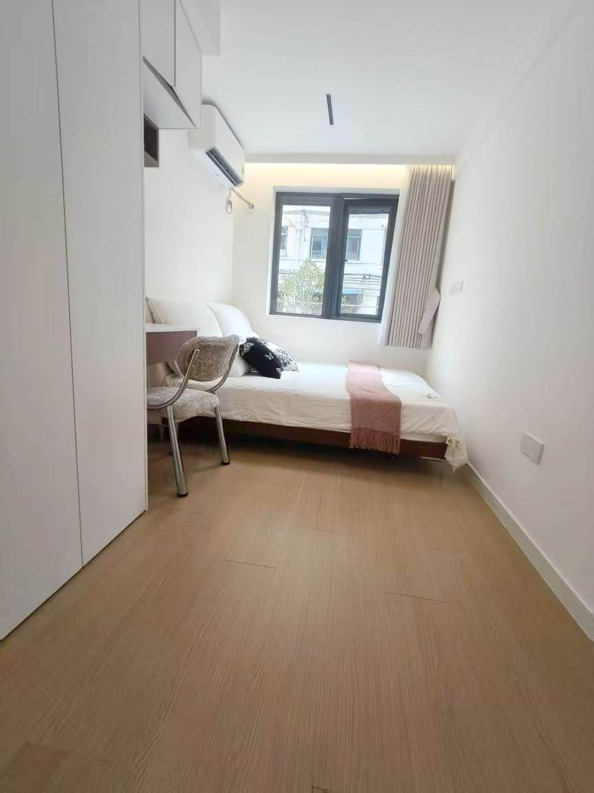 Housing image — Bedroom