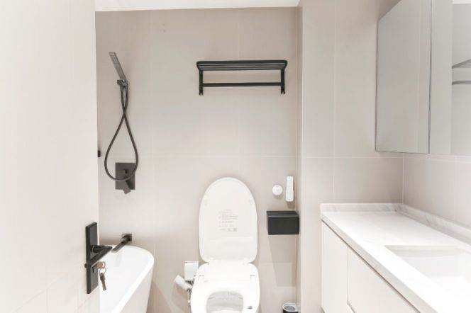 3BR Apartment in Gubei with Green View (L2/L15)