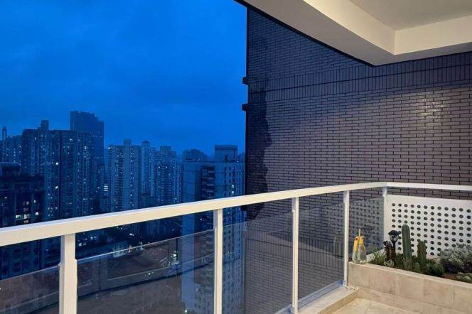 3BR Apartment in Jing'an with Floor-to-Ceiling Windows (L7/L13)