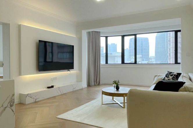 Spacious 1BR Apartment near Hongqiao Rd Metro with Outstanding View (L3/L4/L10)