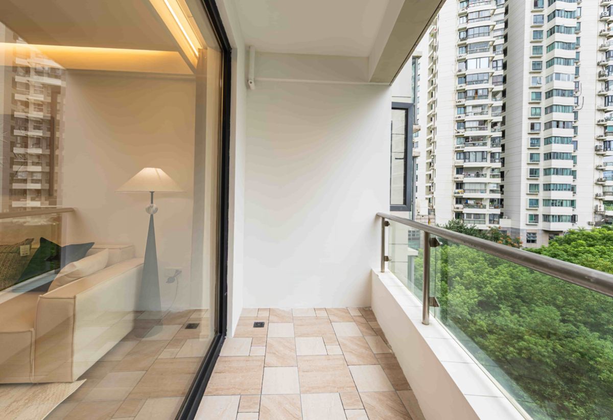 Housing image — Balcony