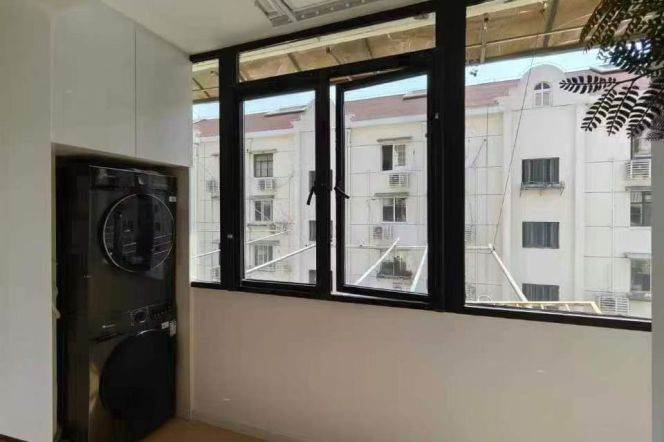 1BR Apartment near Hongqiao Rd Metro (L3/L4/L10)