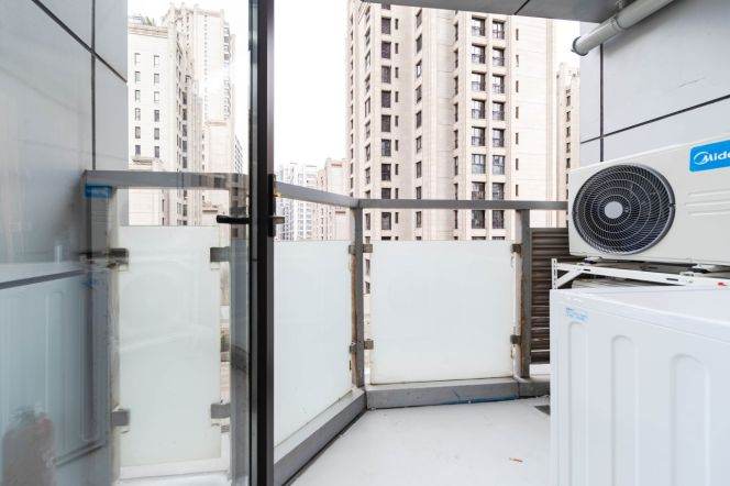 1BR Apartment in Laoximen (L8/L10/L14)