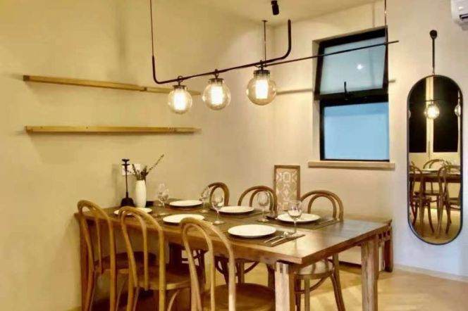 High-Floor 2BR Apartment near Xujiahui Metro