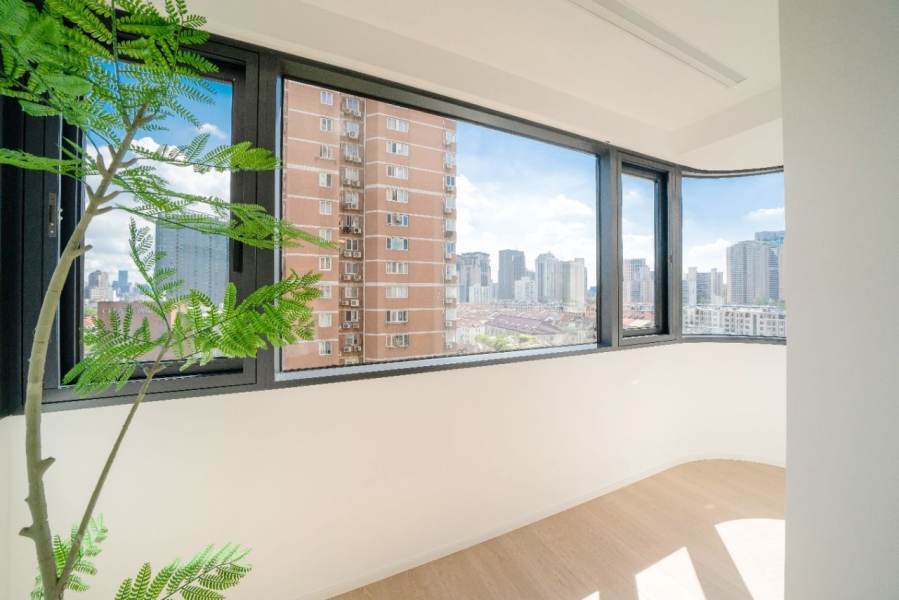 Housing image — Balcony
