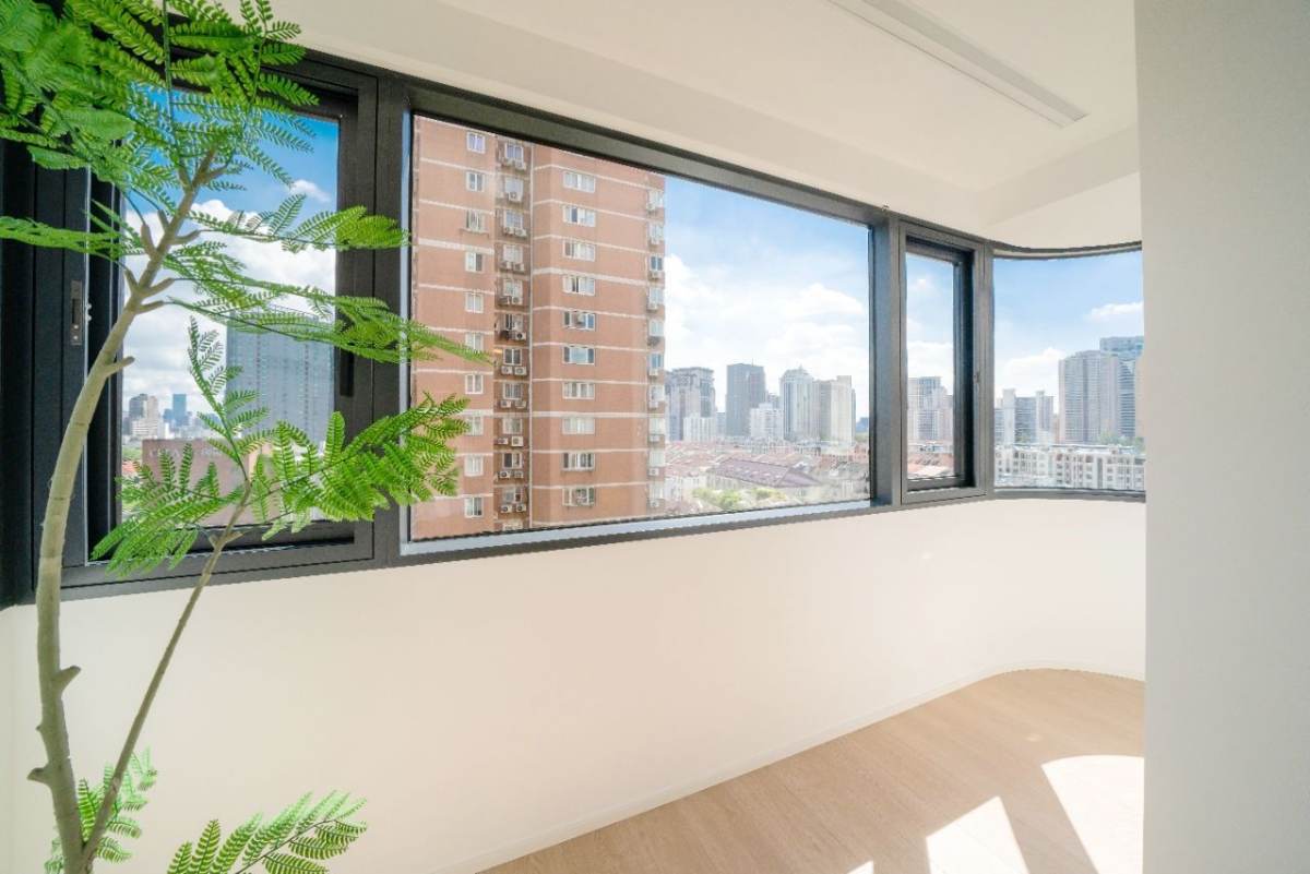 Housing image — Balcony
