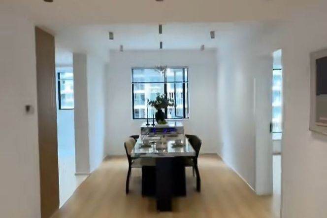 Spacious 2BR Apartment near Qufu Rd Metro with Floor-to-Ceiling Windows (L1/L8/L12)