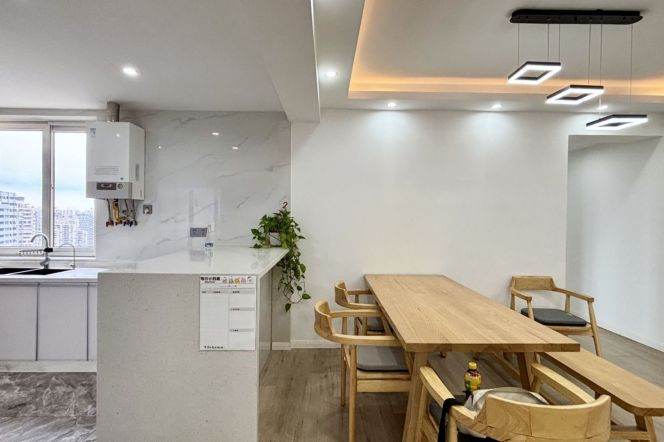 High-Floor 3BR Apartment in Jing'an