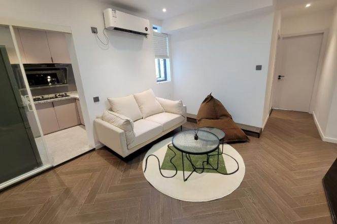 2BR Apartment in Xujiahui (L1/L9/L11)