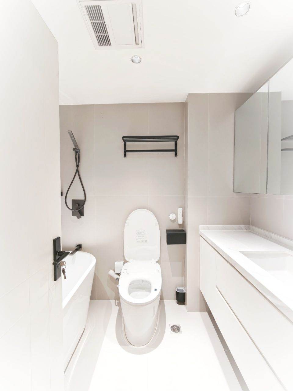 Housing image — Bathroom