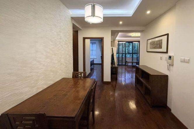 2BR Apartment in Gubei (L2)
