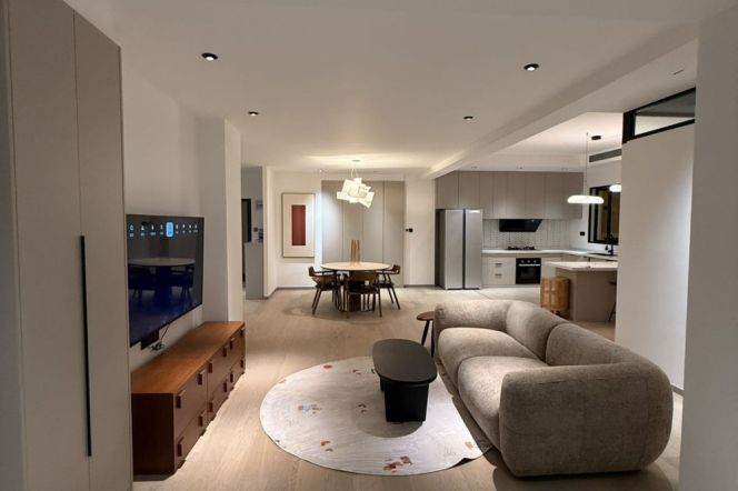 High-Floor Spacious 3BR Apartment in Old Xuhui (L9/L12)
