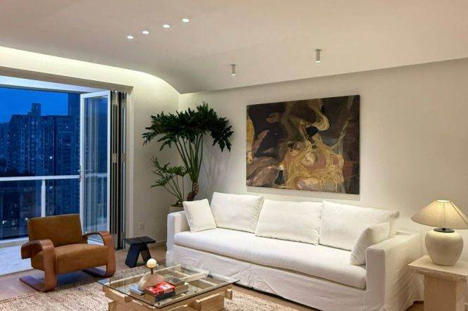 High-Floor 3BR Apartment in Jing'an (L7/L13)