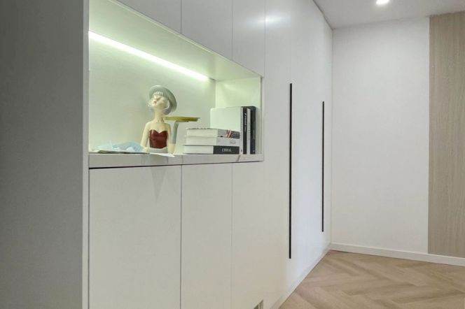 Spacious 1BR Apartment near Hongqiao Rd Metro with Outstanding View (L3/L4/L10)