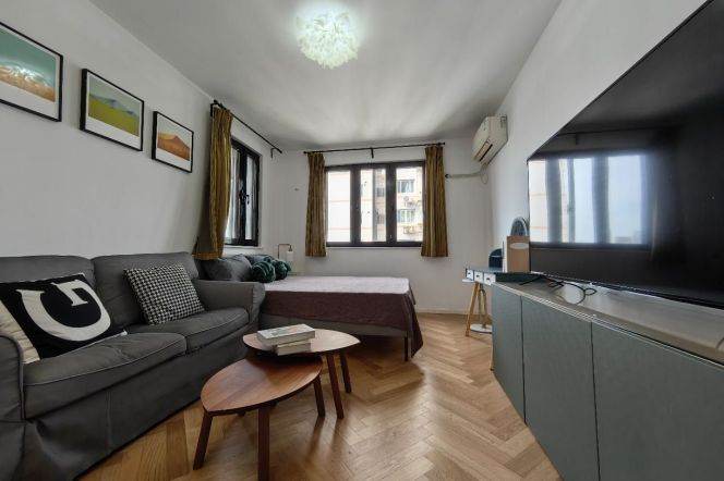 1BR Apartment near Middle Huaihai Rd Metro (L1/L13/L14)