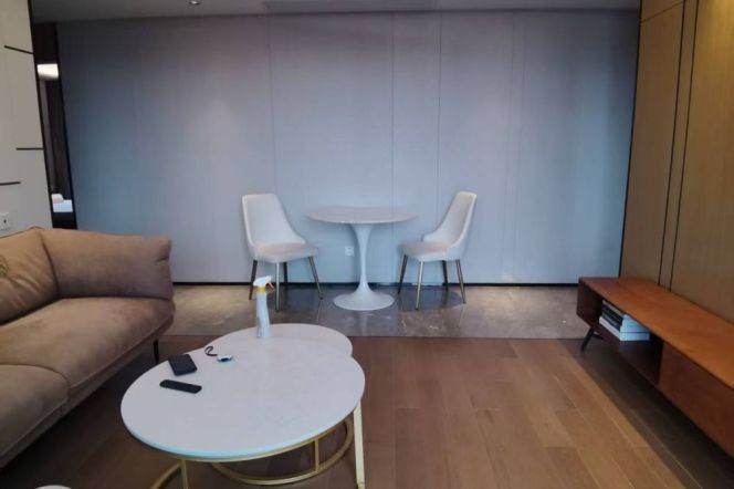 High-Floor 2BR Apartment near Tiantong Rd Metro (L10/L12)