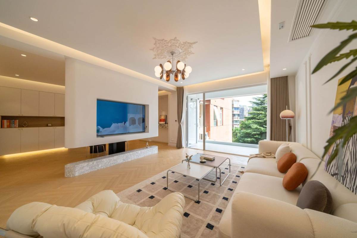 Housing image — Living Room