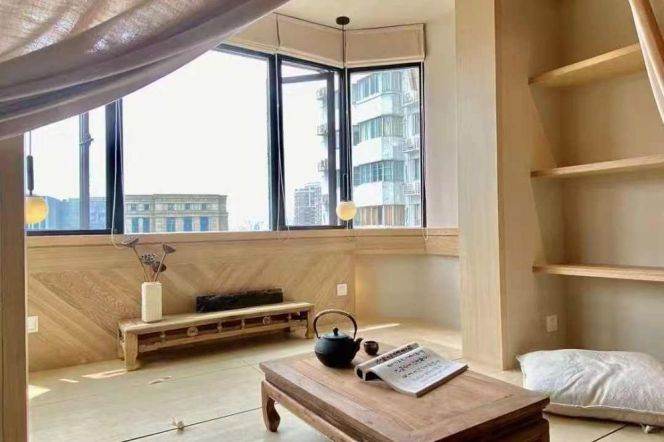High-Floor 2BR Apartment near Xujiahui Metro