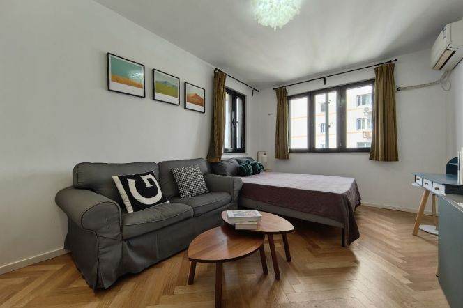 1BR Apartment near Middle Huaihai Rd Metro (L1/L13/L14)