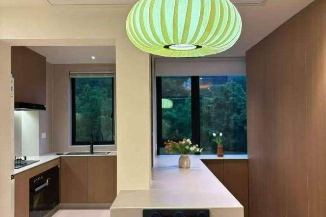 Spacious 2BR Apartment in Jing'an (L7)