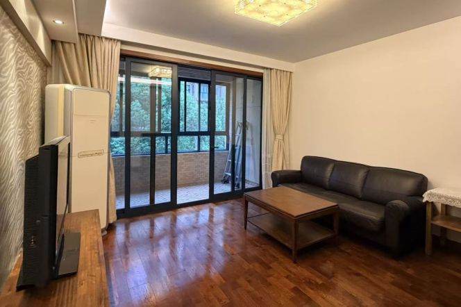 2BR Apartment in Gubei (L2)