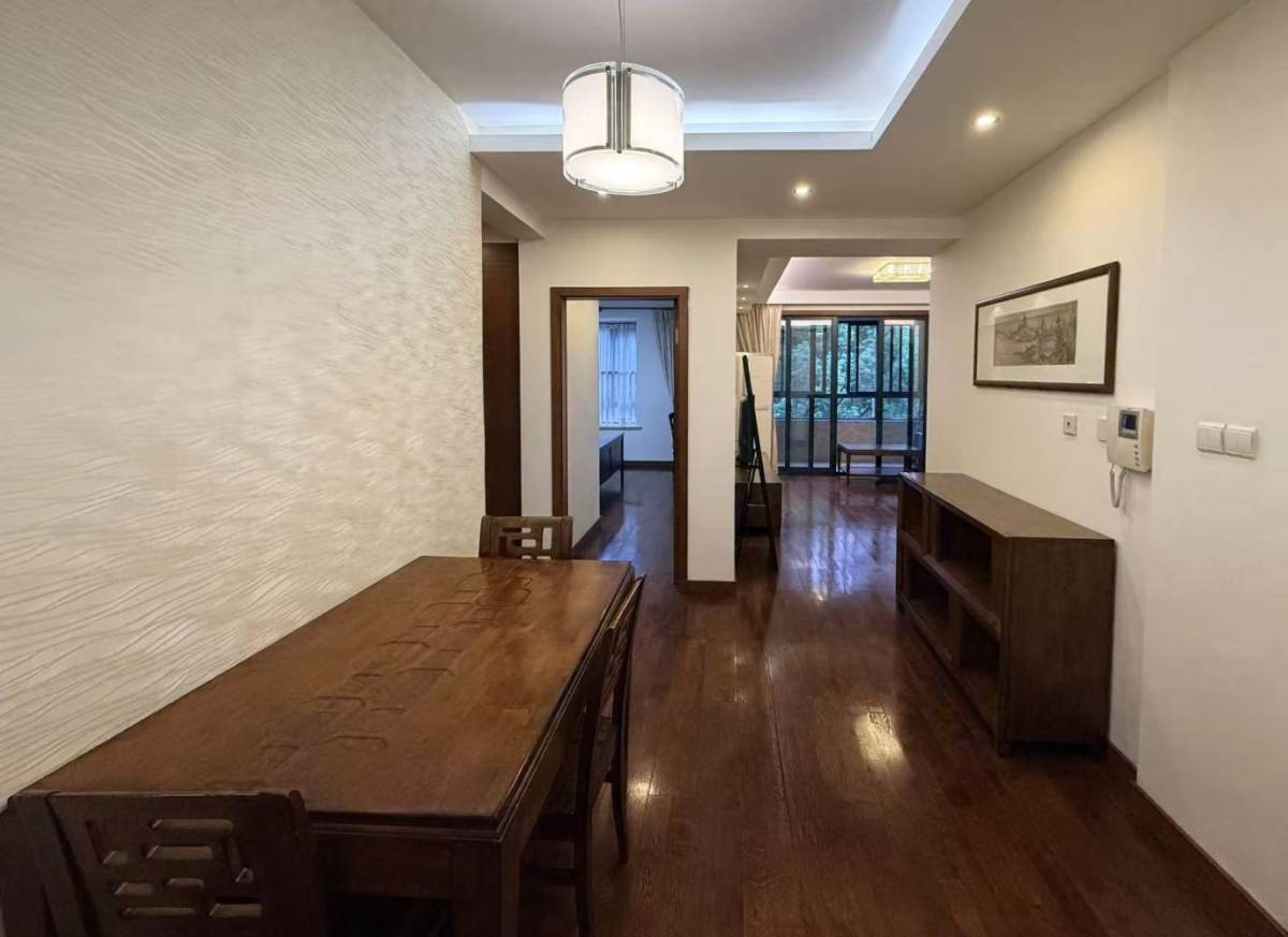 Housing image — Dining Area