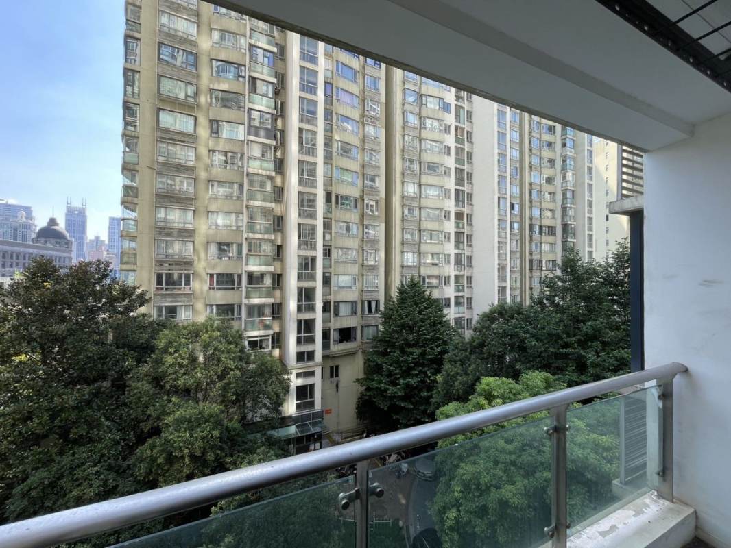 Housing image — Balcony