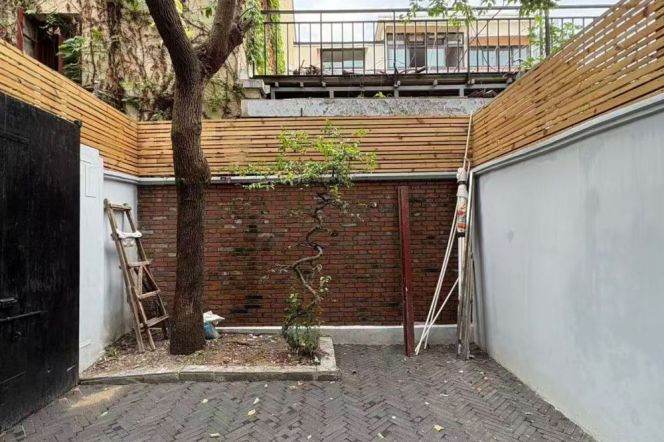 4BR Lane House in Xujiahui with Terrace (L1/L9/L11)